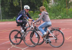 Begr&uuml;ssung per Handschlag