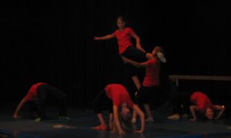 Themenwoche Move-it Akrobatikgruppe